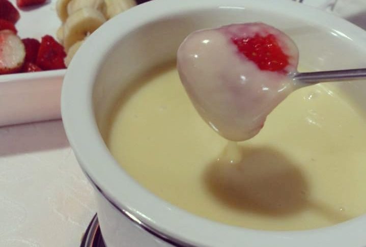 Fondue de chocolate branco bem rápida de fazer e super indicada neste