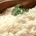 Como fazer arroz branco soltinho? [receita básica e fácil]