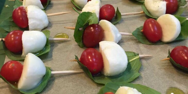 Palitinhos caprese: receita de petisco super fácil e descomplicado