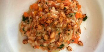 Risoto com abóbora e crocante de sementes