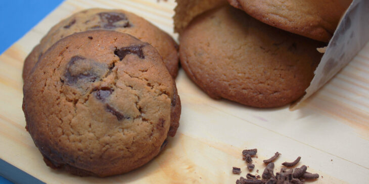 cookies com gotas de chocolate tudo gostoso