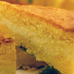 Receita de bolo cremoso de fubá de liquidificador mega fácil