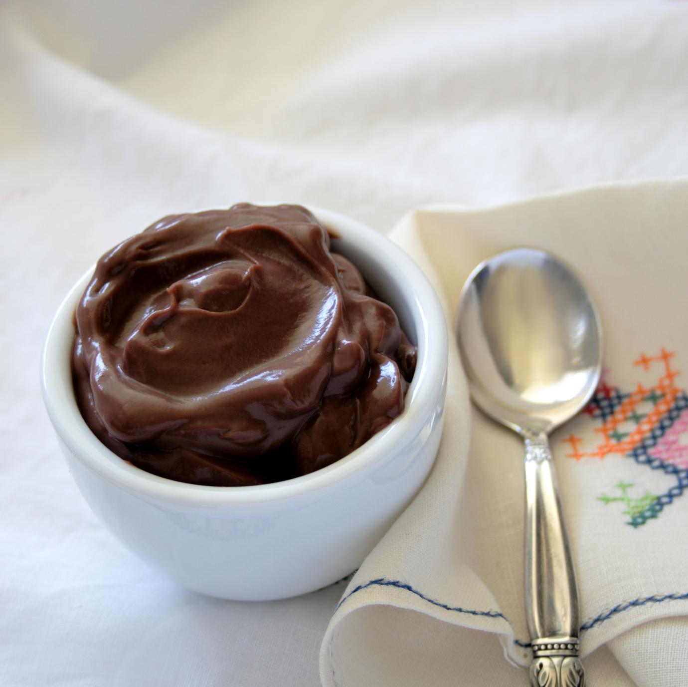 Mousse de chocolate com calda de kinkan