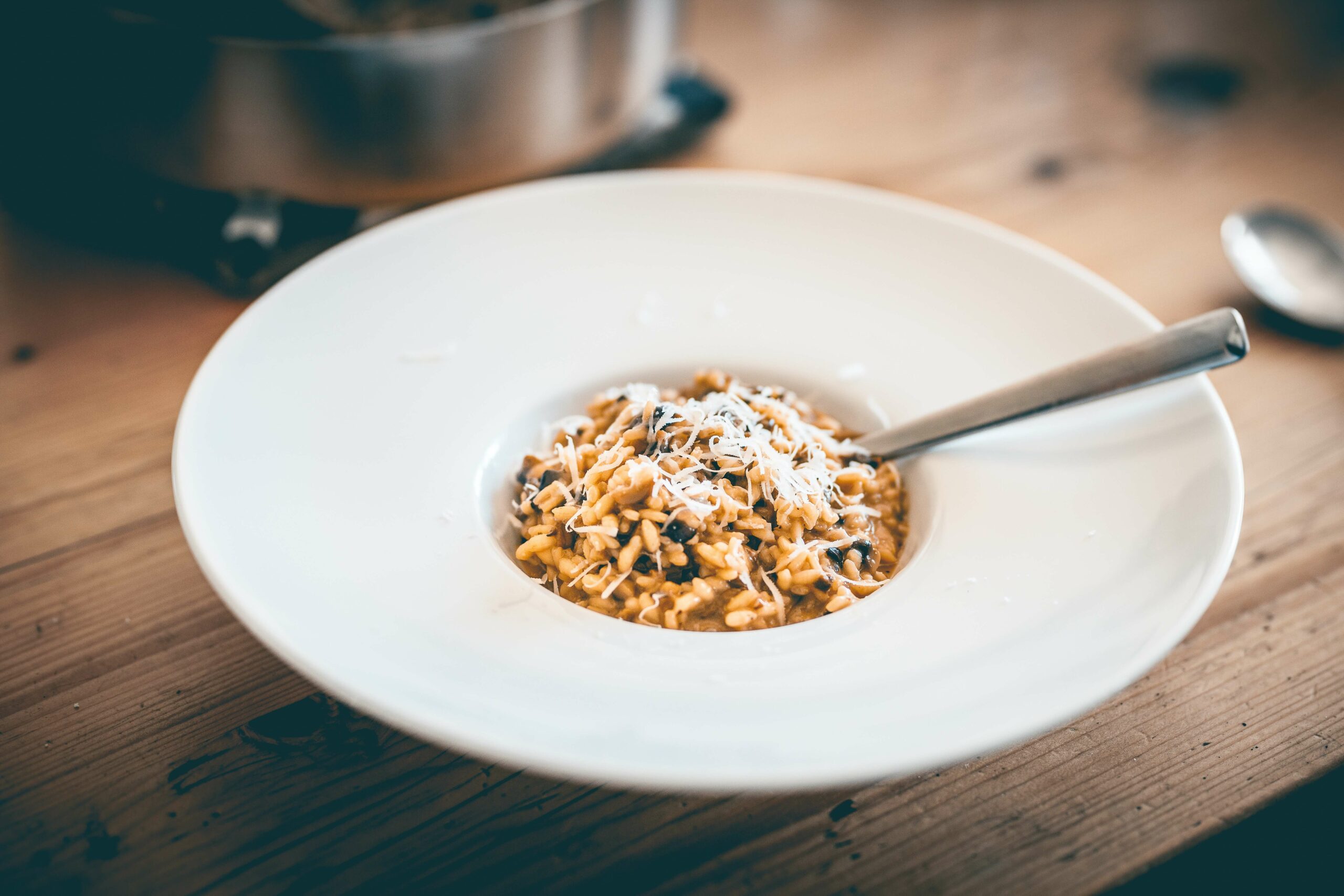 Risoto de camarão com crisp de couve