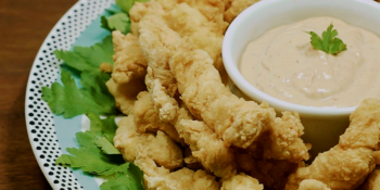Filé de frango com molho rosé