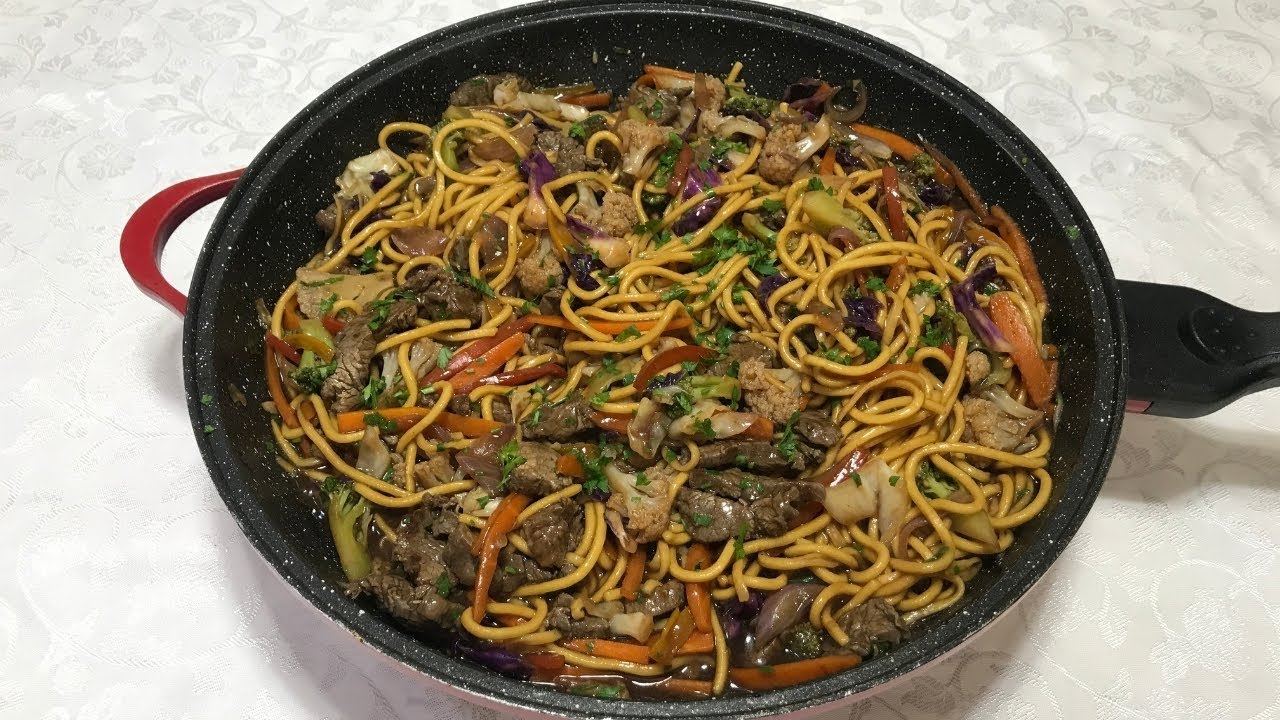 Yakissoba de carne bem simples fácil e rápido da @deliciasdaeleni