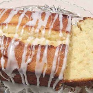 Receita de bolo inglês com cobertura de limão bem caseirinho