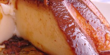 Pudim de leite condensado e creme de leite
