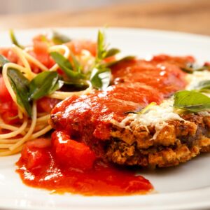 Bife à parmegiana rápido: receita mais fácil e prática do mundo