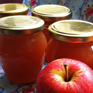 Receita de geleia de maçã bem suculenta e docinha para comer com pão