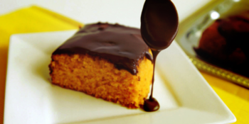 Bolo de cenoura com canela