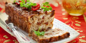 Torta de frango e tomate seco
