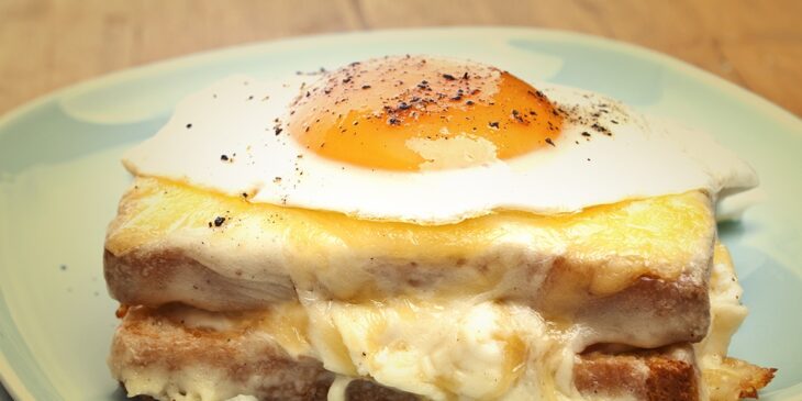 Receita de croque madame bem diferente e saboroso para inovar com cafezinho