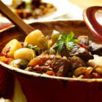 Carne ensopada: receita bem temperada que desmancha na boca