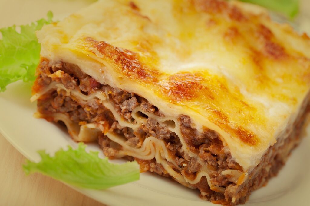 Lasanha à bolonhesa: receita tradicional da vovó Palmirinha [simples]