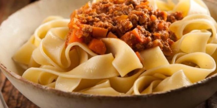 Pappardelle a bolonhesa