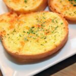 Receita de pão de alho caseiro simples e descomplicado