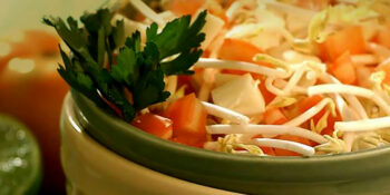 Salada de broto de feijão