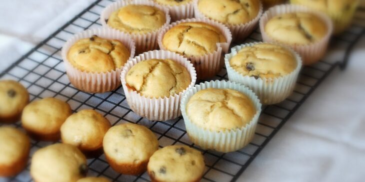 Bolinhos de banana assado: receita que fica pronta em menos de 40 minutos!