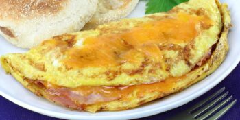 Omelete de presunto e queijo