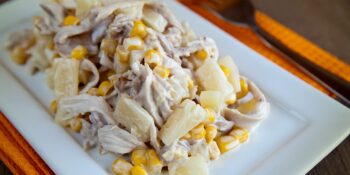 Salada de frango com abacaxi