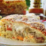 torta de liquidificador com recheio de frango e cenoura tudo gostoso simples fácil