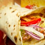 Kebab receita tradicional Kebab de frango no forno Molho Kebab receita Molho kebab ingredientes Kebab turco Kebab de porco receita Shawarma de frango Receita de kebab no espeto