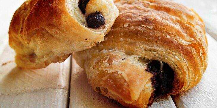 Receita de croissant de chocolate fácil e rápido para fazer em casa