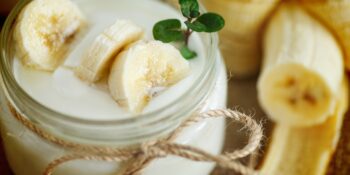 Iogurte com bananas