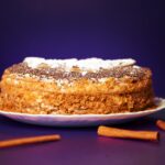 Receita de bolo de canela crocante com chantilly diferente para inovar na cozinha