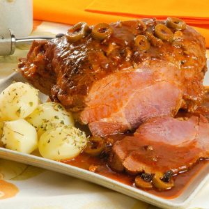 Pernil de porco com cerveja preta