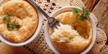 Suflê de queijo suíço