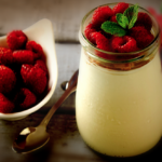 iogurte grego com framboesas