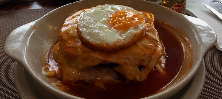 @cultuga preparou esta perfeita francesinha com ovo frito