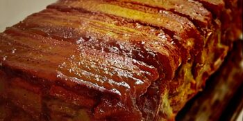 Torta de banana caramelada