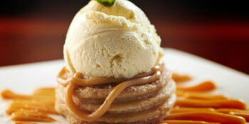 Churros com doce de leite e sorvete