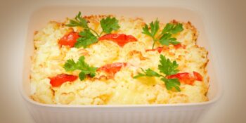 Couve-flor com tomate gratinada