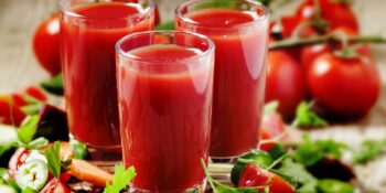 Suco de tomate, beterraba e rúcula