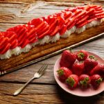 folhado de morango com chantilly tudo gostoso