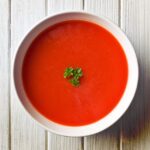Sopa de tomate: como fazer receita simples da vovó!