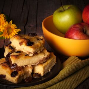 Receita de pudim de pão simples com passas perfeita para o Natal
