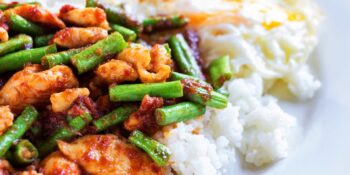 Frango ao curry com vagem