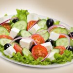 Receita de salada com queijo minas muito fácil e nutritiva