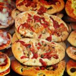Mini pizzas de atum: receita com sabor delicioso e irresistível