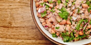 Salada de atum e feijão branco