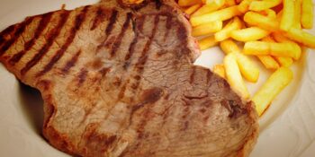 contrafilé com batata frita