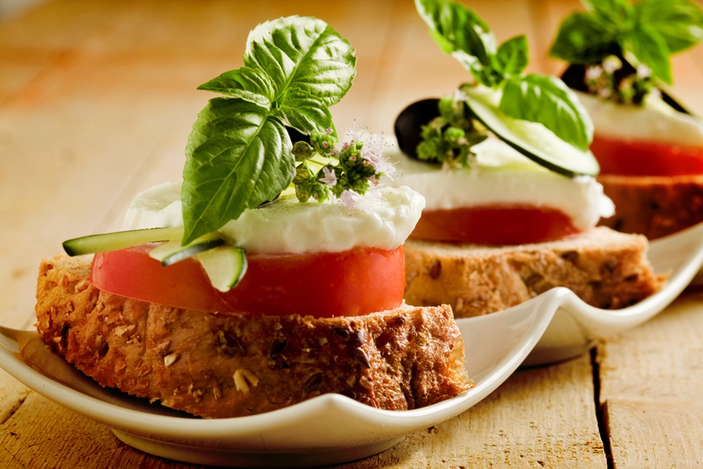 Receita de Bruschetta de tomate e queijo boursin