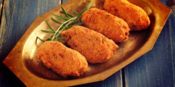 Bolinho de bacalhau à milanesa