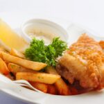 Receita de peixe frito com molho tártaro muito fácil e simples