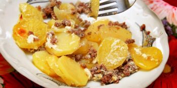 Carne moída com batatas